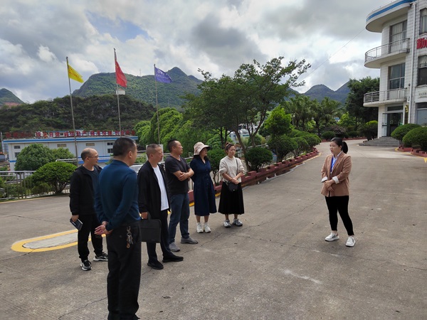 1715411964466373.jpg 卞先榮 市人大法工委主任、劉啟菊 市人大財經委主任等調研.jpg